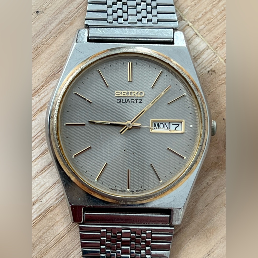 Seiko SQ Vintage Men’s Watch Adjustable Stainless Steel Bracelet Stainless Dial